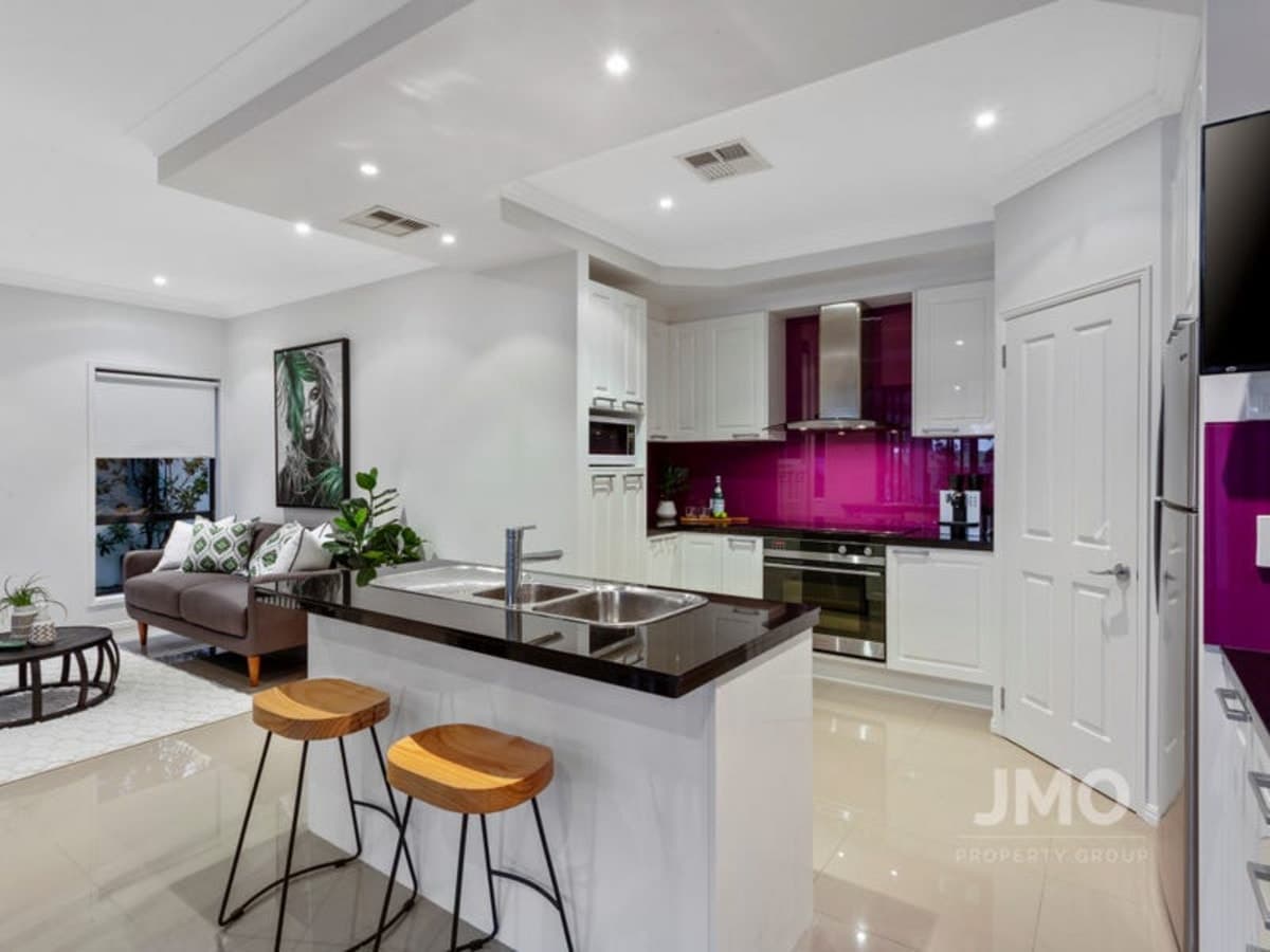 36 Marina Parade, JACOBS WELL, Jacobs Well - Thumbnail 2