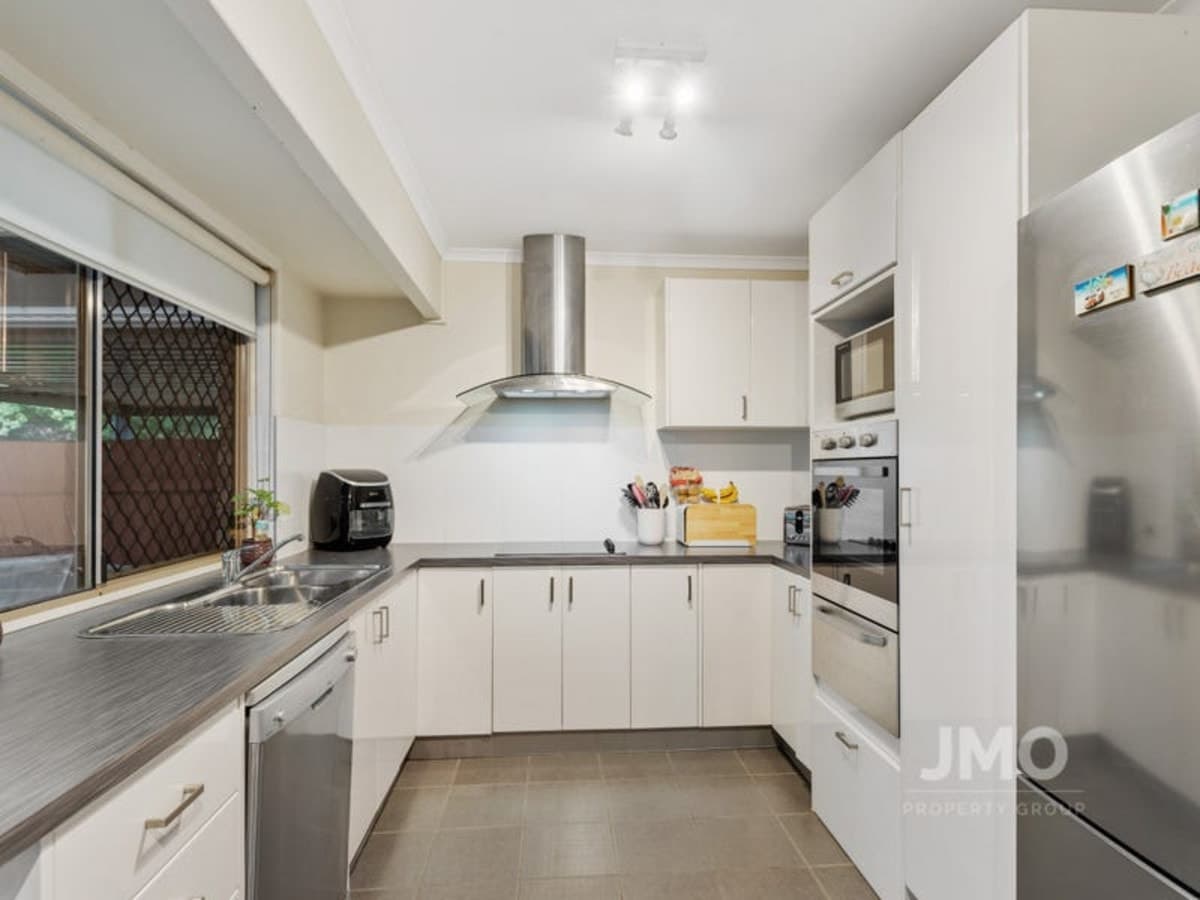 2/12 Columbia Court, OXENFORD, Oxenford - Image 1