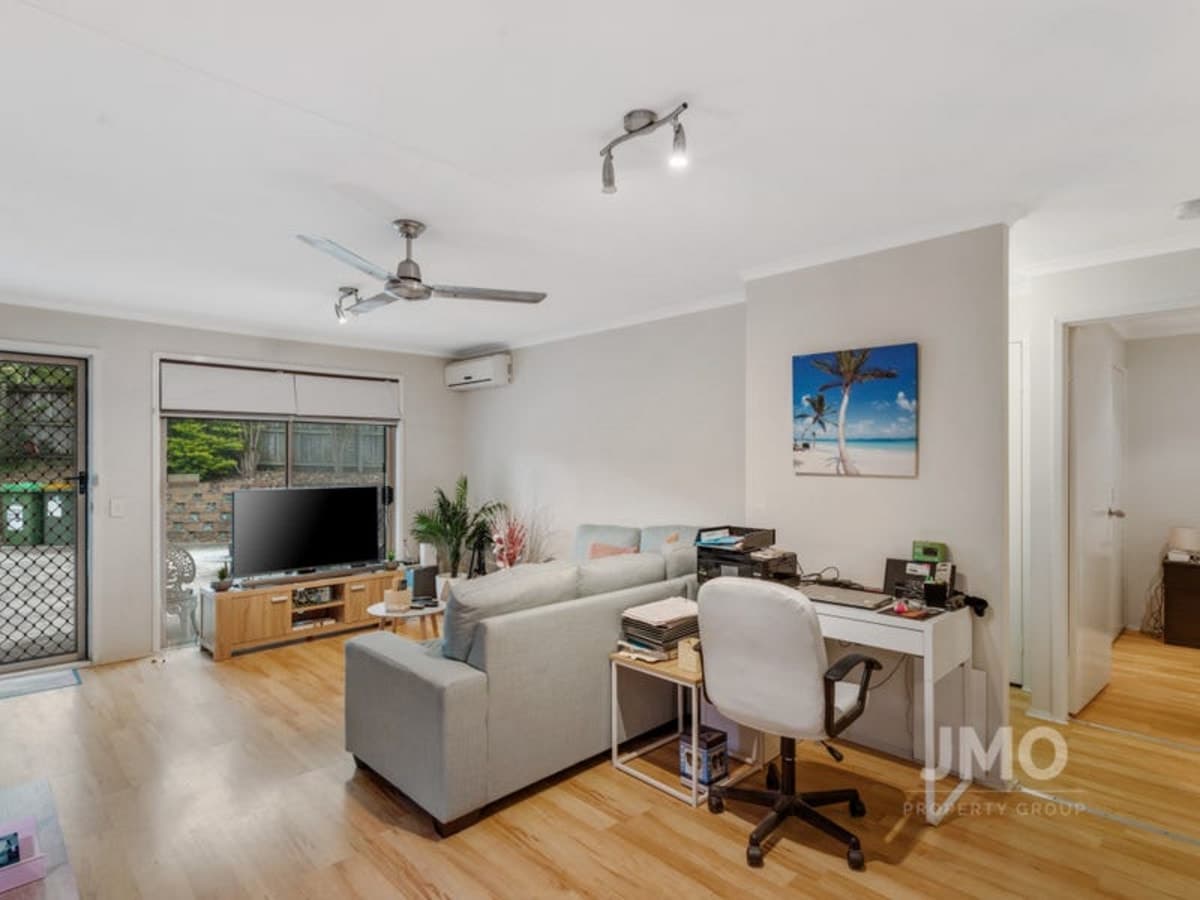 2/12 Columbia Court, OXENFORD, Oxenford - Thumbnail 2