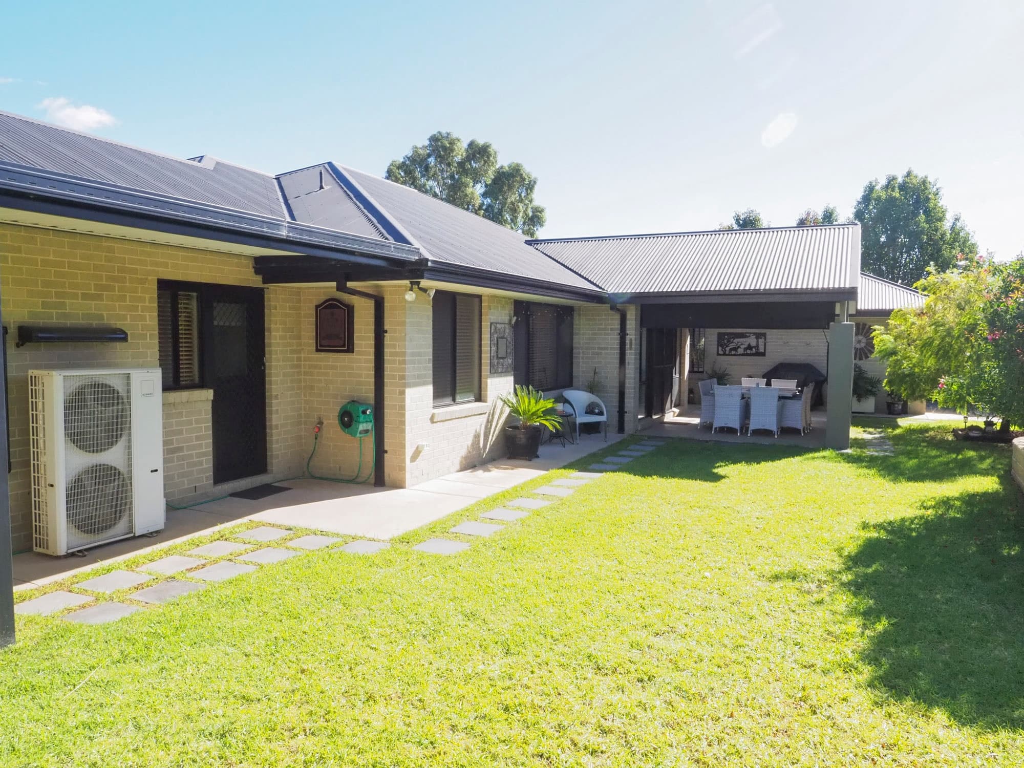 10 Anzac Crescent, NARRANDERA NSW 2700, Narrandera - Image 1