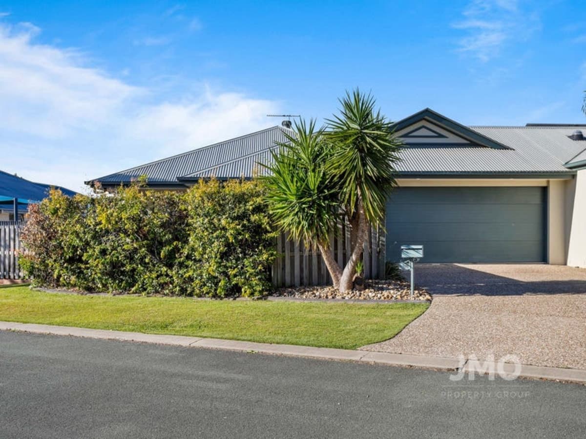 2/8 Strathburn Crescent, ORMEAU, Ormeau - Image 1