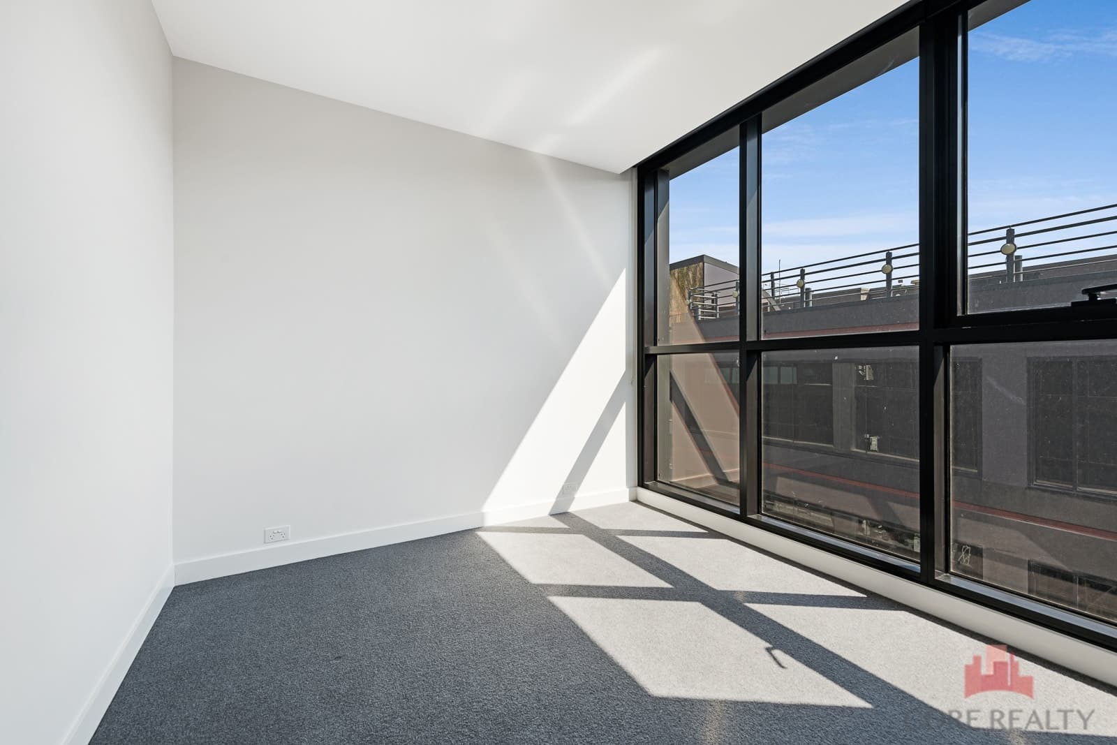 Unit 725/555 St Kilda  Road, Melbourne - Thumbnail 3