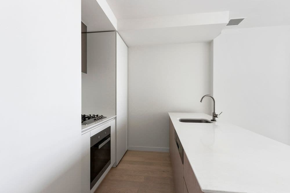 3305/127 A'beckett Street, Melbourne - Thumbnail 2
