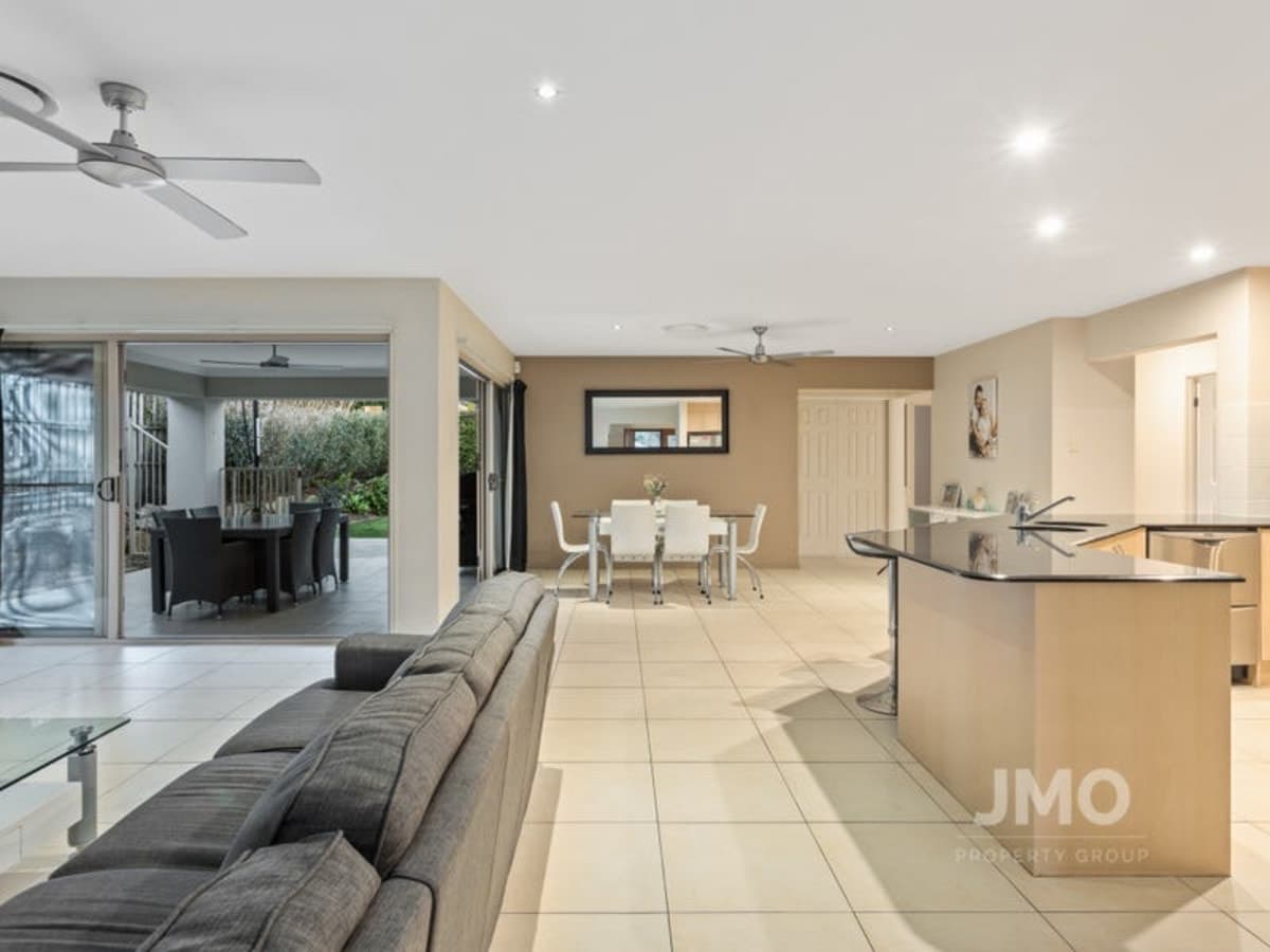 8 Freya Circuit, COOMERA WATERS, Coomera Waters - Thumbnail 3