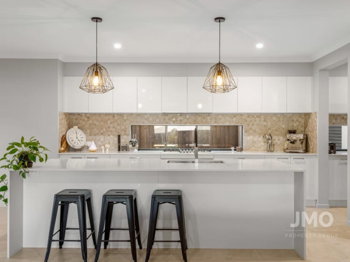 4 Christina Drive, COOMERA WATERS, Coomera Waters - Thumbnail 2