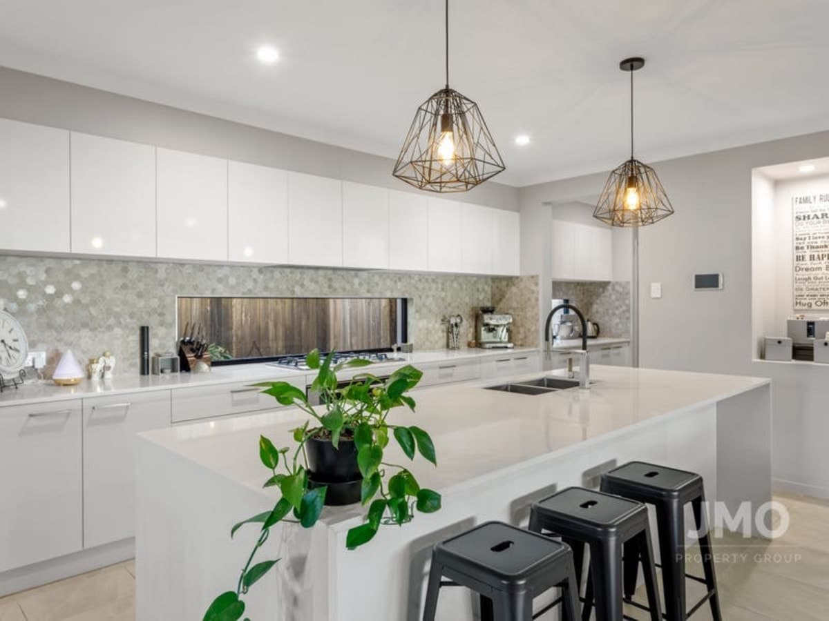 4 Christina Drive, COOMERA WATERS, Coomera Waters - Thumbnail 3