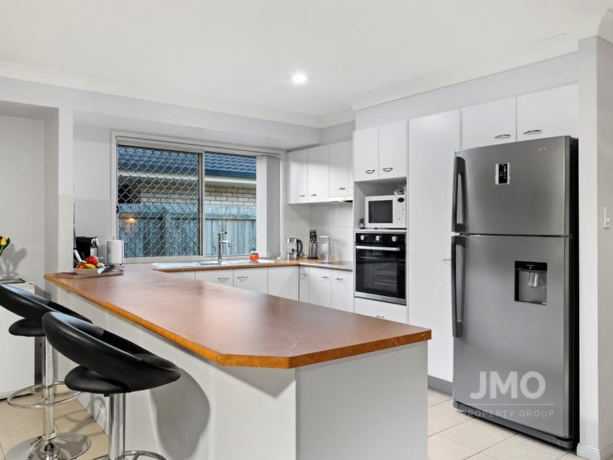 10 Alisma Court, ORMEAU, Ormeau - Thumbnail 2