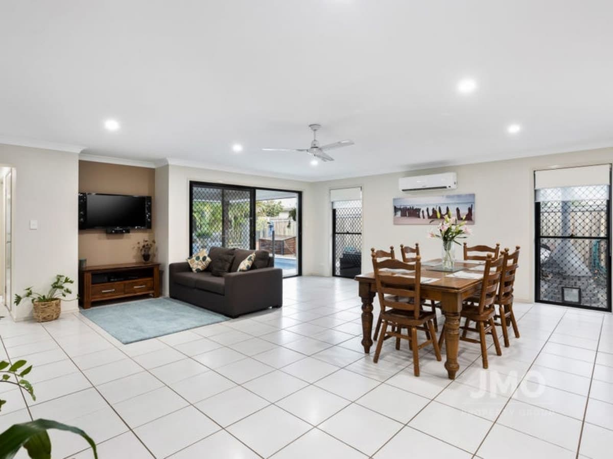 11 Summerlea Crescent, ORMEAU, Ormeau - Thumbnail 3