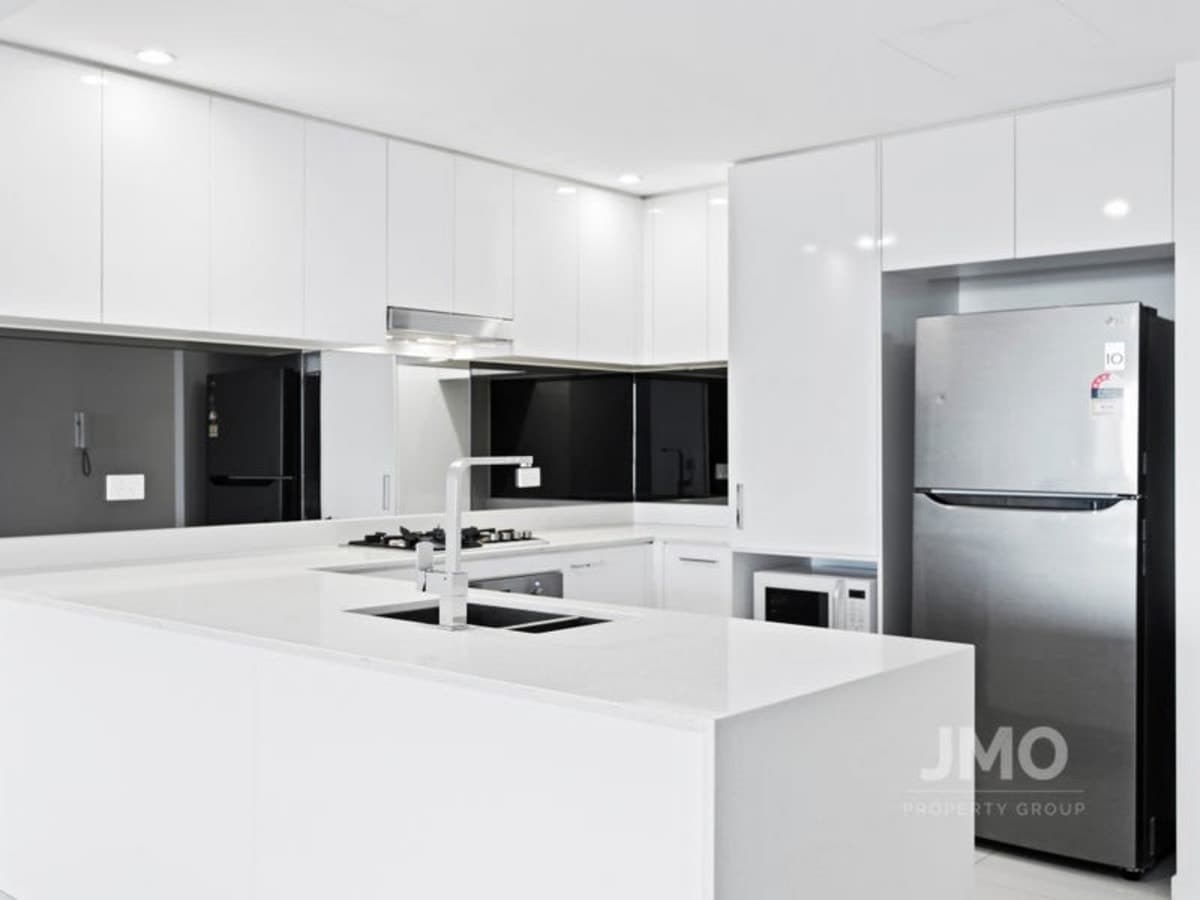 1402/5 Harbourside Court, BIGGERA WATERS, Biggera Waters - Image 1