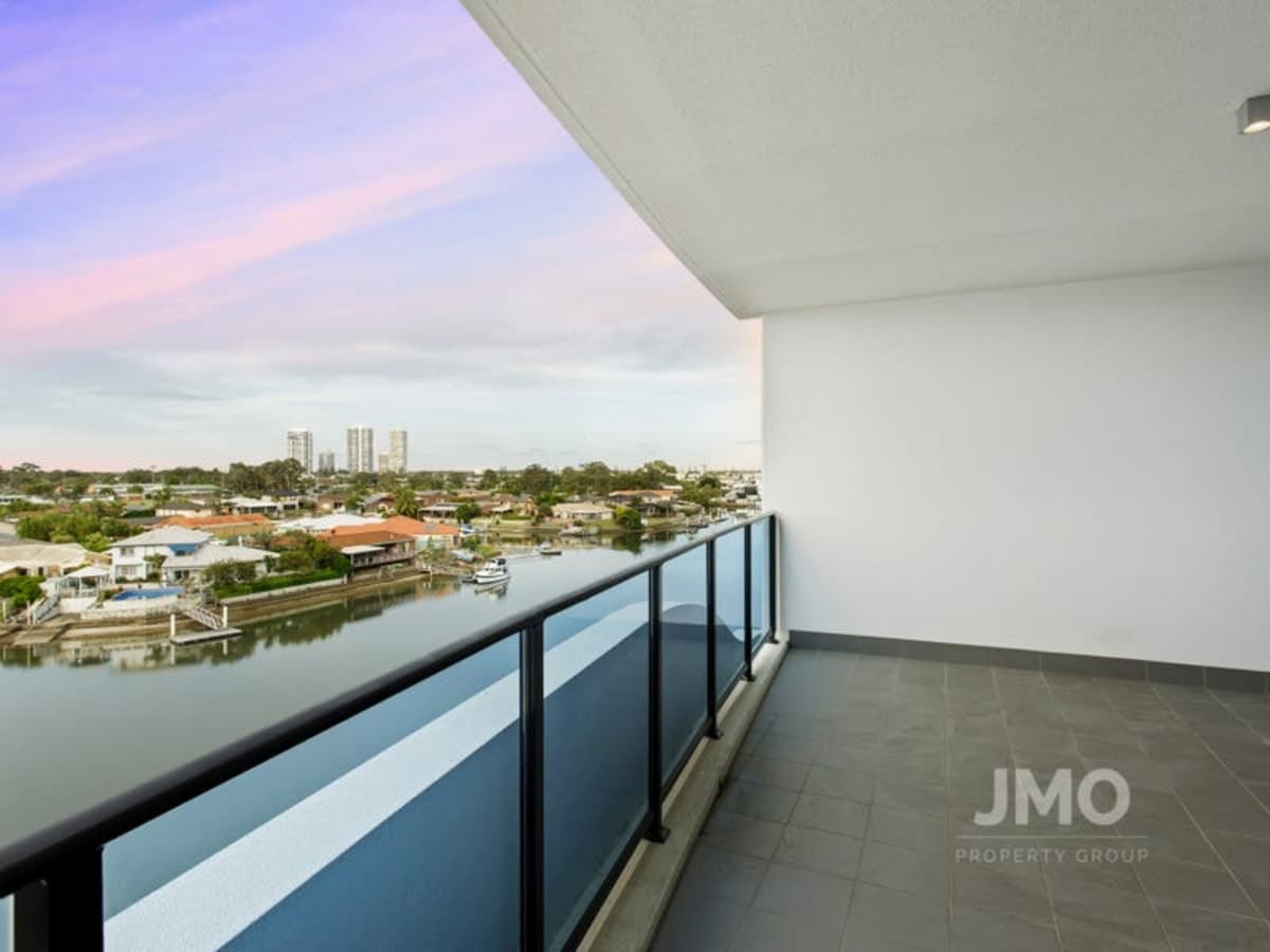1402/5 Harbourside Court, BIGGERA WATERS, Biggera Waters - Thumbnail 2