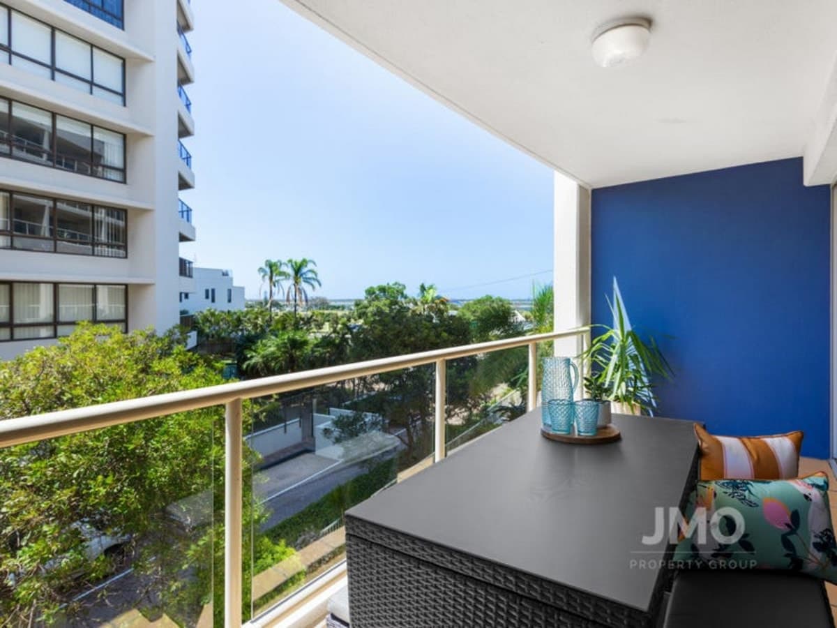 37/106 Marine Parade, SOUTHPORT, Southport - Image 1