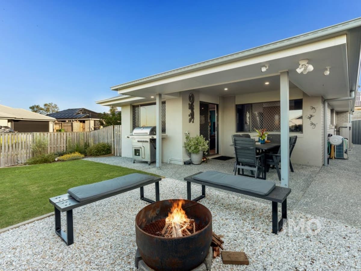 6 Brightstar Street, ORMEAU, Ormeau - Thumbnail 3