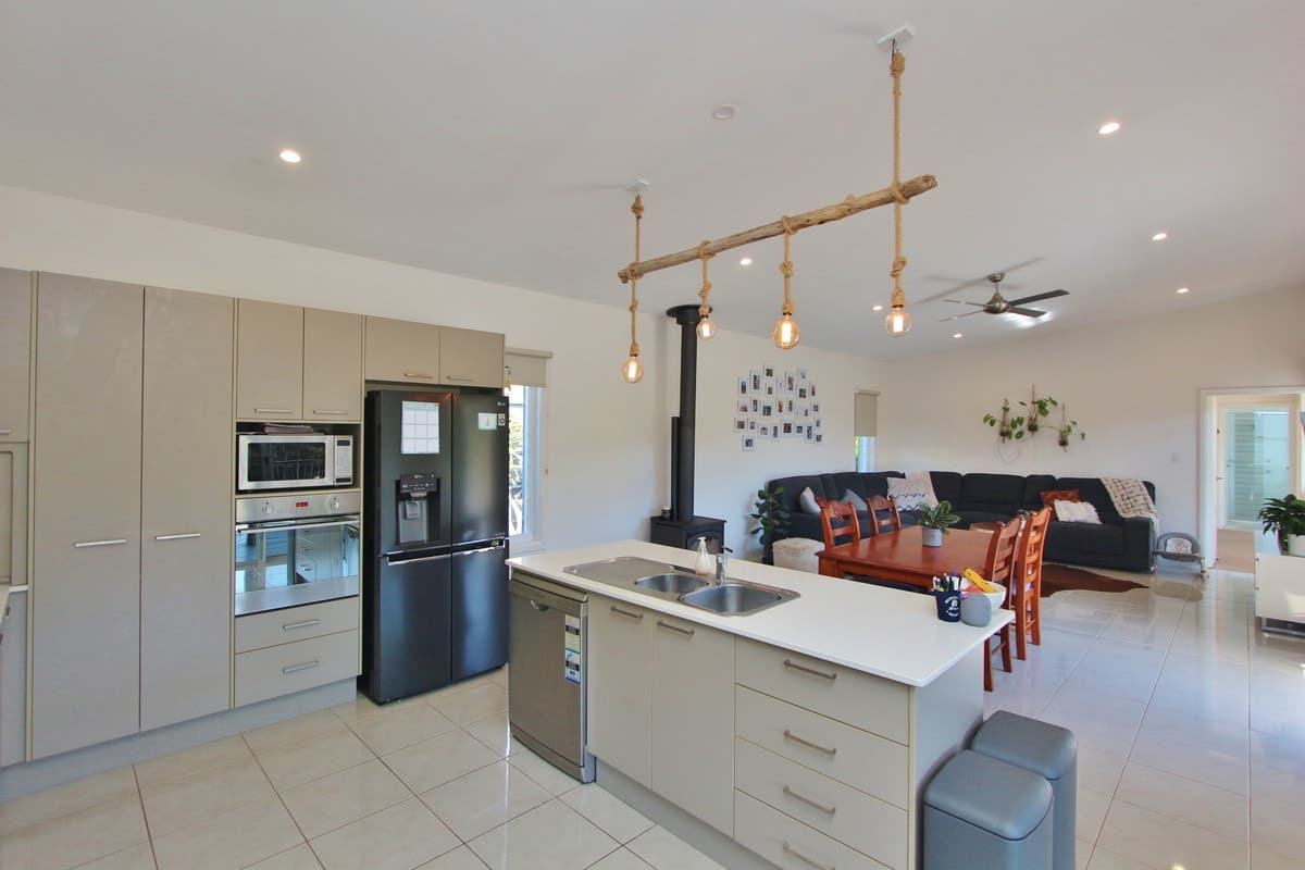 10 Mountain Spring Drive, Kendall, Kendall - Thumbnail 5