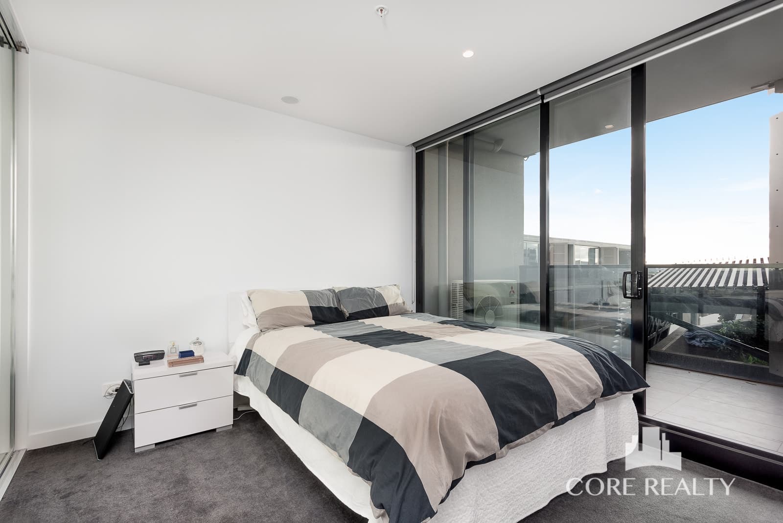 719/33 Blackwood Street, North Melbourne - Thumbnail 4