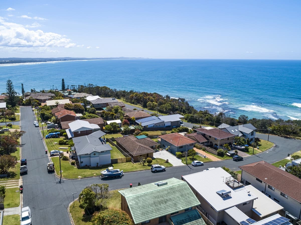 6 Honeysuckle Road, Bonny Hills, Bonny Hills - Image 1