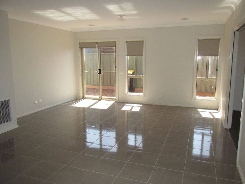 57 Soldatos Dr, Golden Square, VIC, Golden Square - Thumbnail 4