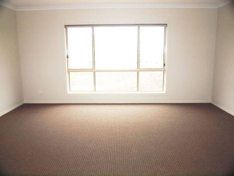 57 Soldatos Dr, Golden Square, VIC, Golden Square - Thumbnail 5