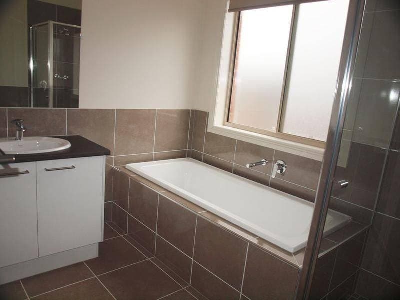 57 Soldatos Dr, Golden Square, VIC, Golden Square - Thumbnail 6