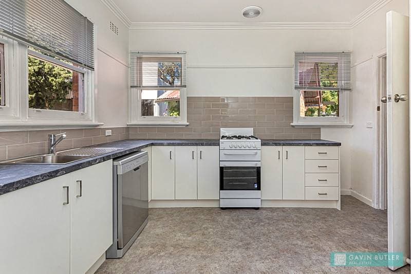 4 Swalling Cres, Kennington, VIC, Kennington - Thumbnail 2