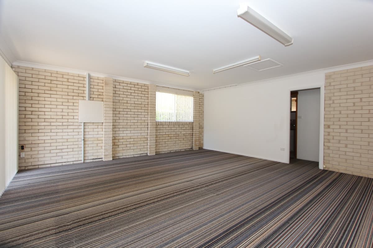 16 Brotherglen Drive, Kew, Kew - Image 1