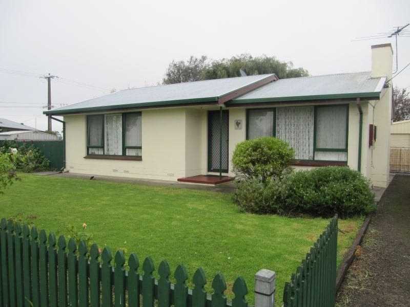 18 Willshire Street Millicent SA, Millicent - Image 1