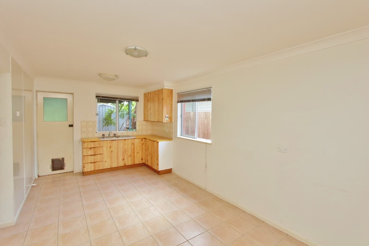 31 Eames Avenue, North Haven, North Haven - Thumbnail 8