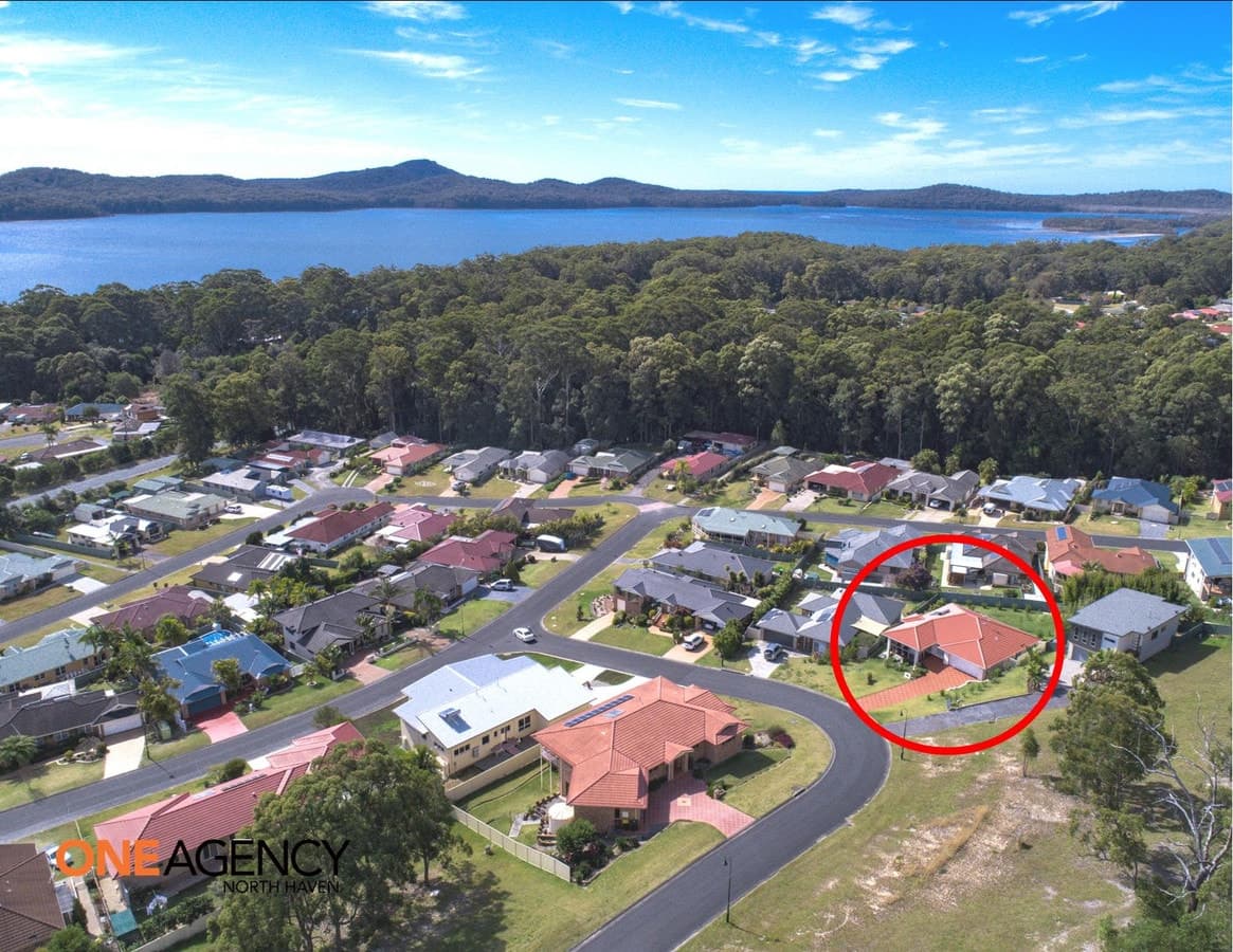 5 Admirals Circle, Lakewood, Lakewood - Thumbnail 2