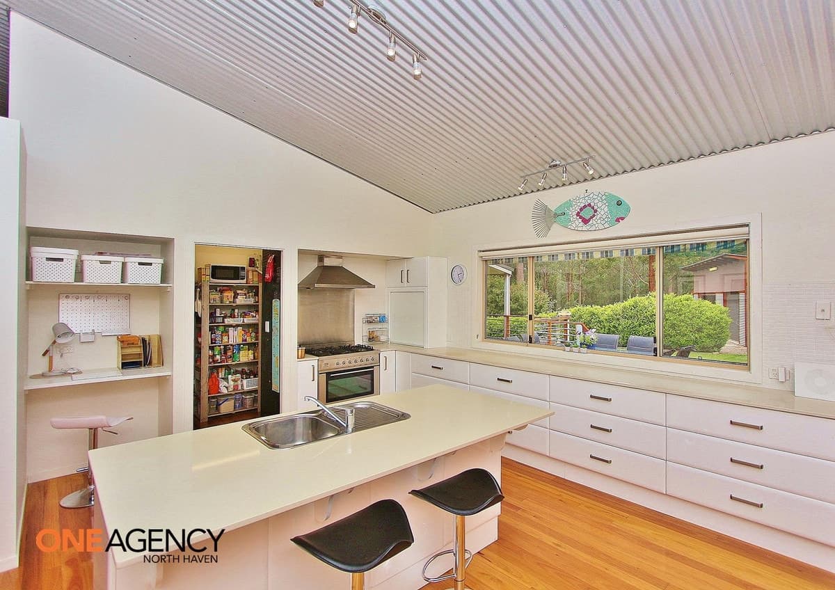 32 Lake Ridge Drive, Kew, Kew - Thumbnail 7