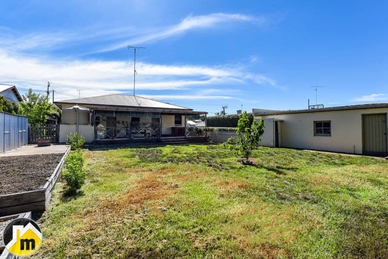 10 Francis Street Mount Gambier SA, Mount Gambier - Image 1