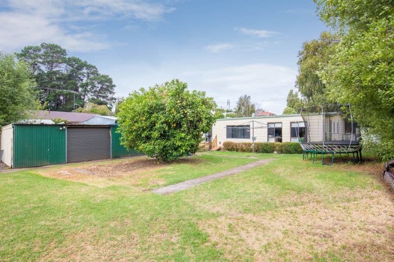 8 Neville Avenue Mount Gambier SA, Mount Gambier - Thumbnail 2