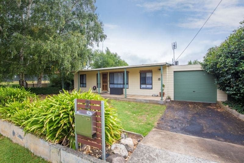 8 Neville Avenue Mount Gambier SA, Mount Gambier - Thumbnail 3