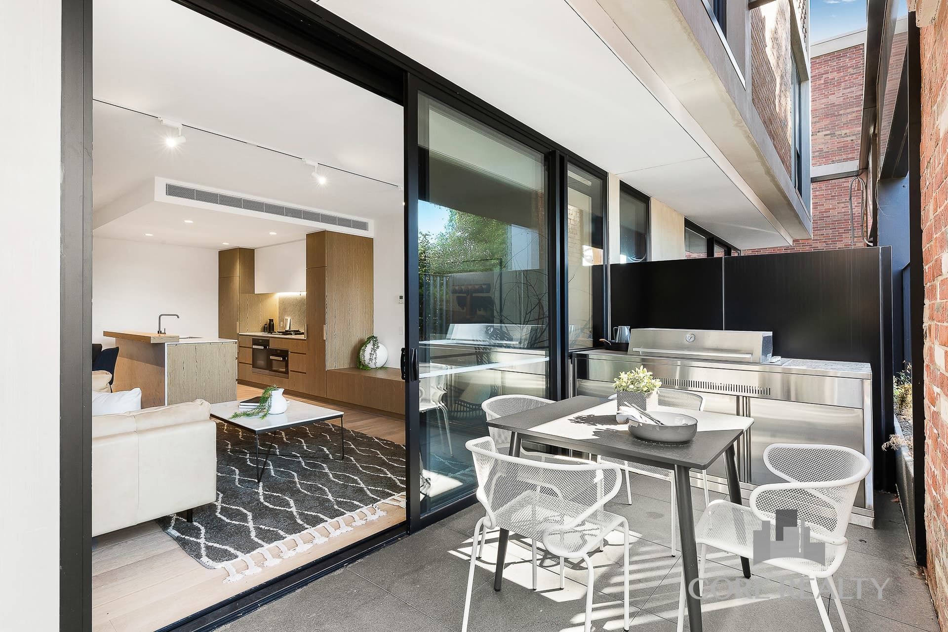 2/241 Napier Street, Fitzroy - Thumbnail 4