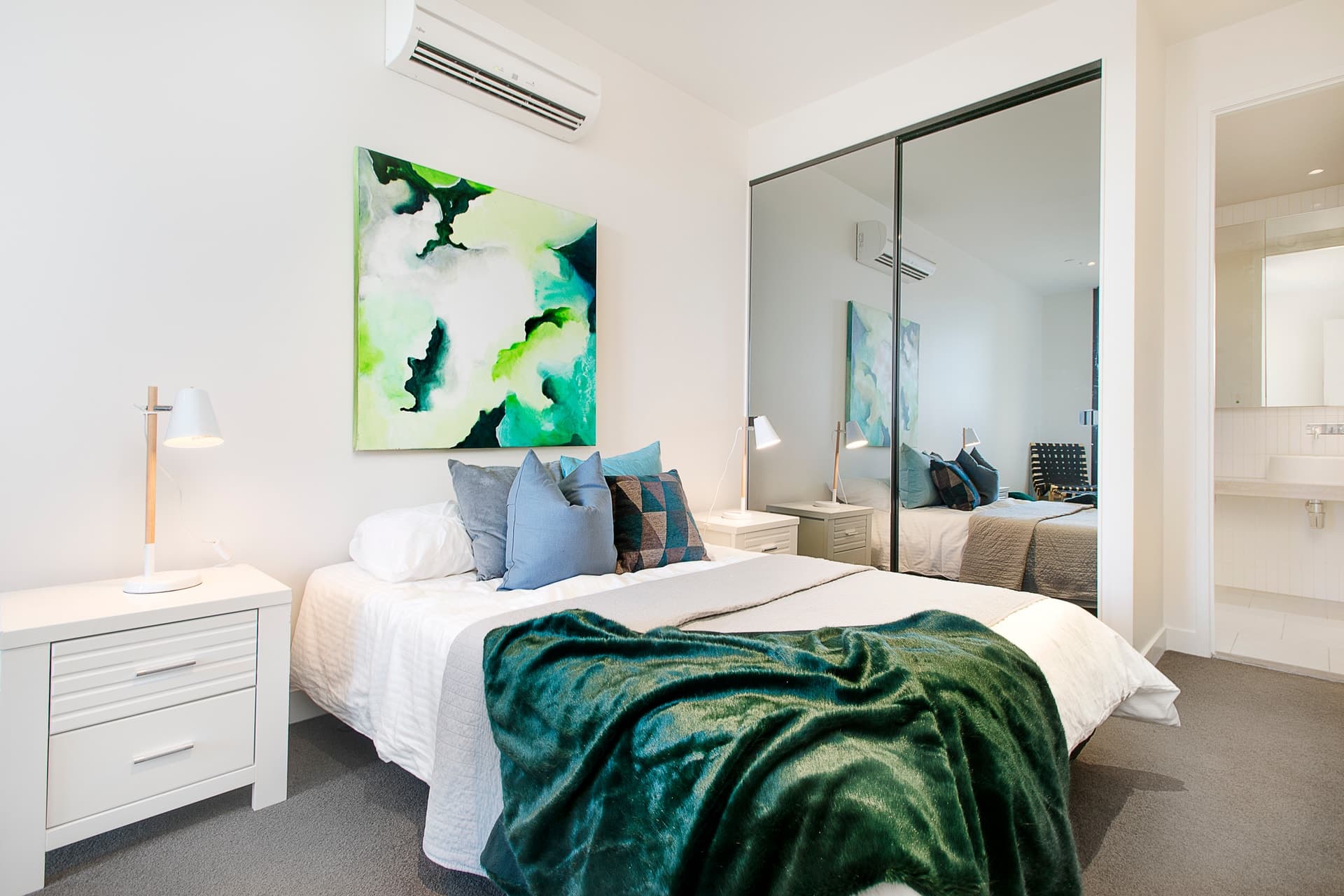 2803/155 Franklin  Street, Melbourne - Thumbnail 4