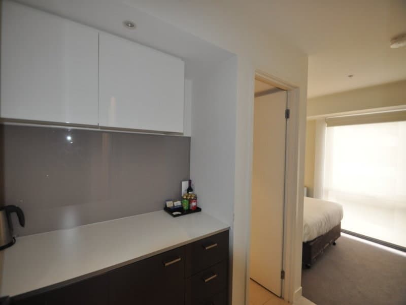 912B/572 St Kilda Road, Melbourne - Thumbnail 3