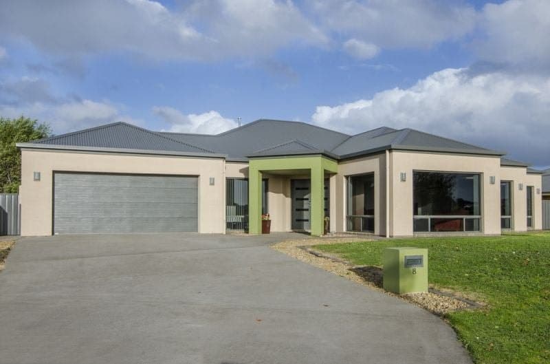 8 Oakridge Crescent Mount Gambier SA, Mount Gambier - Image 1