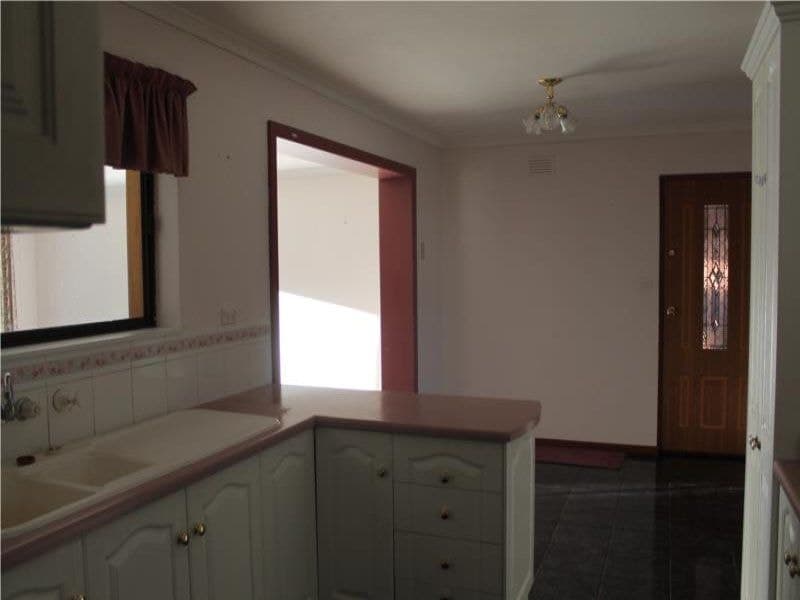 17 Campbell Street Millicent SA, Millicent - Thumbnail 5
