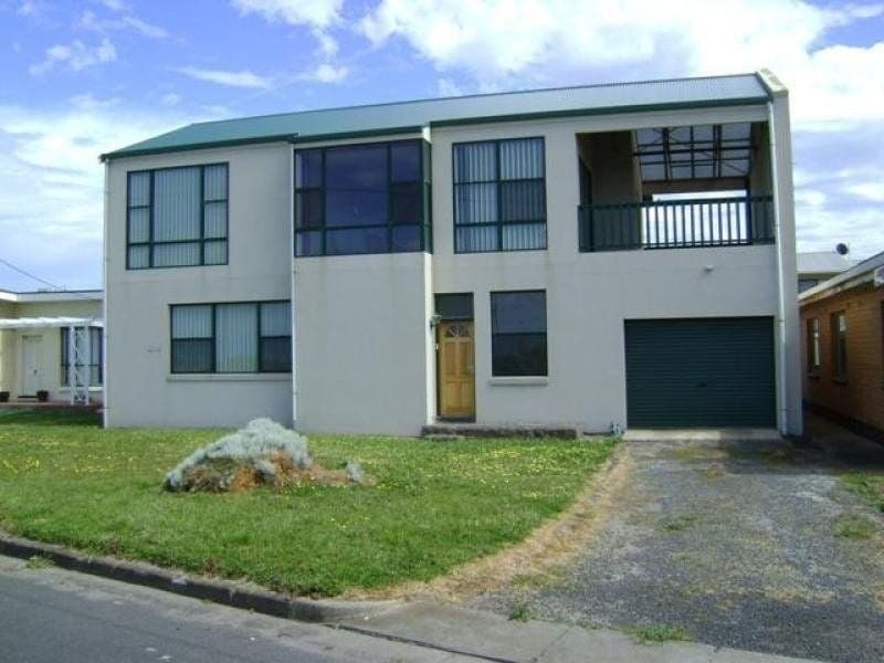 83 Sea Parade Port Macdonnell SA, Port Macdonnell - Thumbnail 3