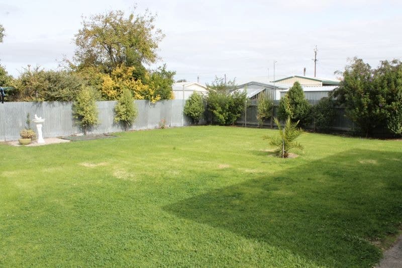 16 Bowman Street Millicent SA, Millicent - Thumbnail 2