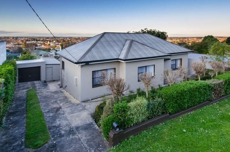 22 Lake Terrace West Mount Gambier SA, West Mount Gambier - Image 1