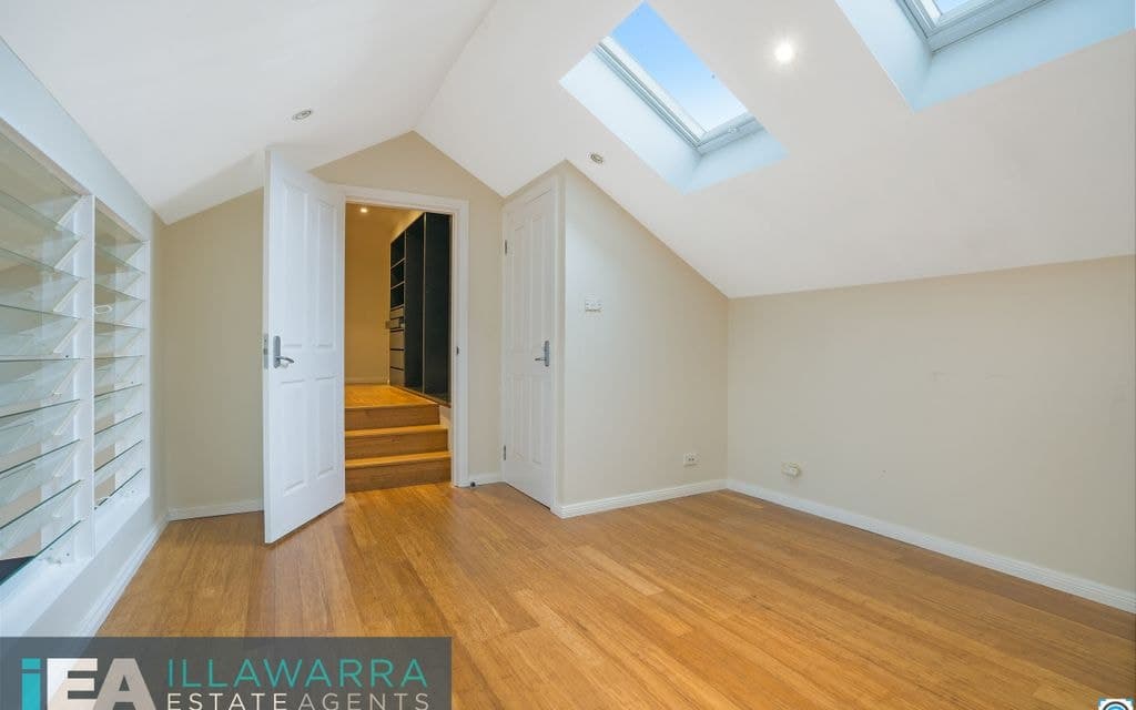 31 Lake Entrance Road, OAK FLATS NSW 2529, Oak Flats - Image 1