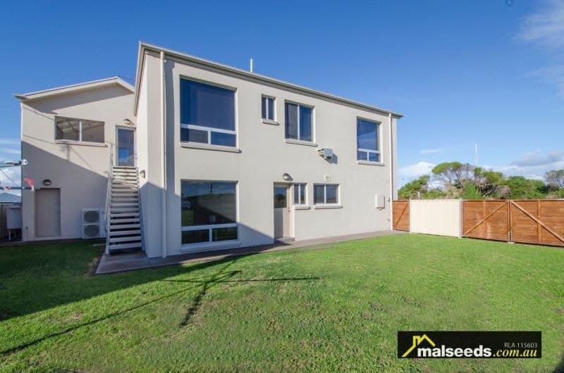 138 Sea Parade Port Macdonnell SA, Port Macdonnell - Thumbnail 2
