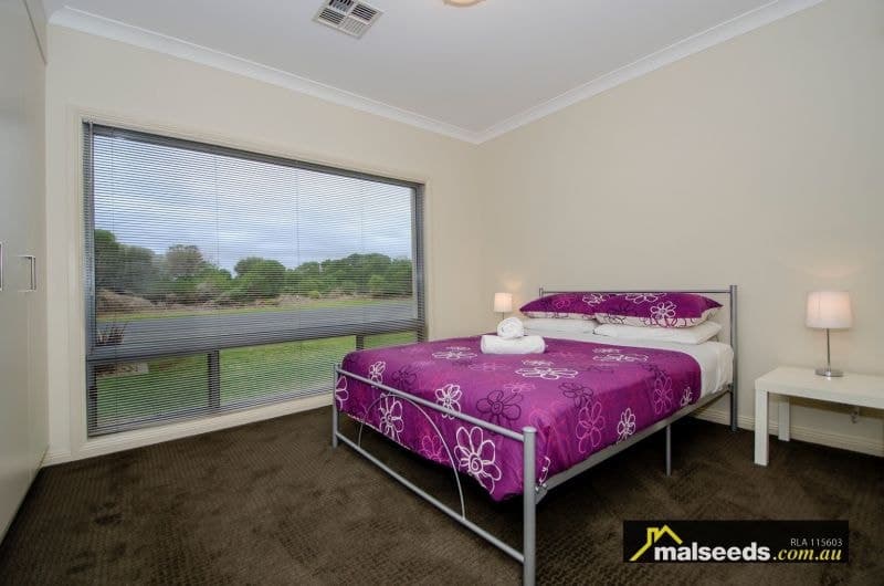 138 Sea Parade Port Macdonnell SA, Port Macdonnell - Thumbnail 4