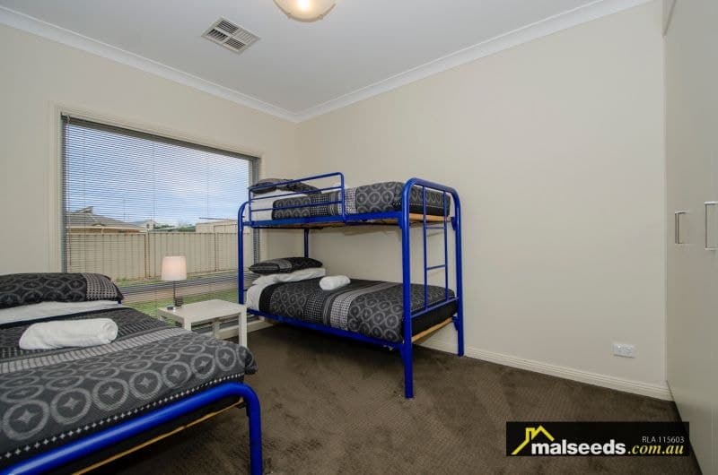 138 Sea Parade Port Macdonnell SA, Port Macdonnell - Thumbnail 6