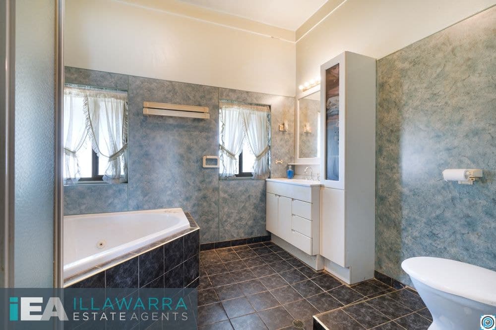 24 Woodford Avenue, WARILLA NSW 2528, Warilla - Image 1