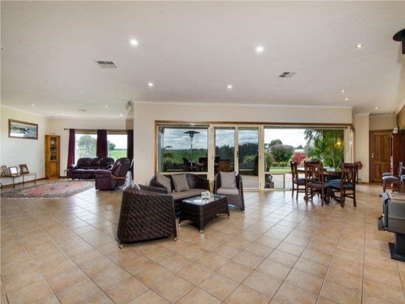 12 Sutherland Road MILLICENT SA, Millicent - Thumbnail 4