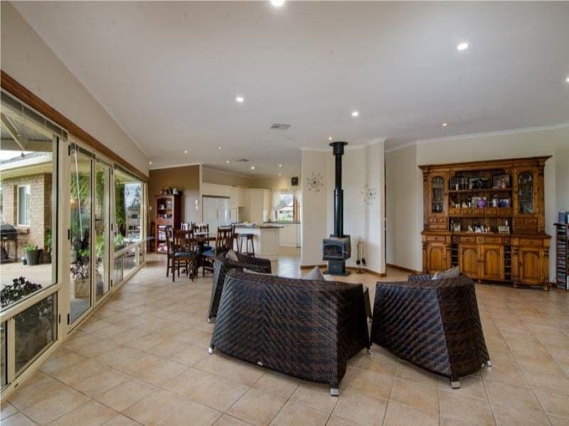 12 Sutherland Road MILLICENT SA, Millicent - Thumbnail 5