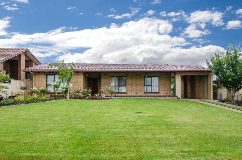 16 Corcoran Terrace Millicent SA, Millicent - Image 1