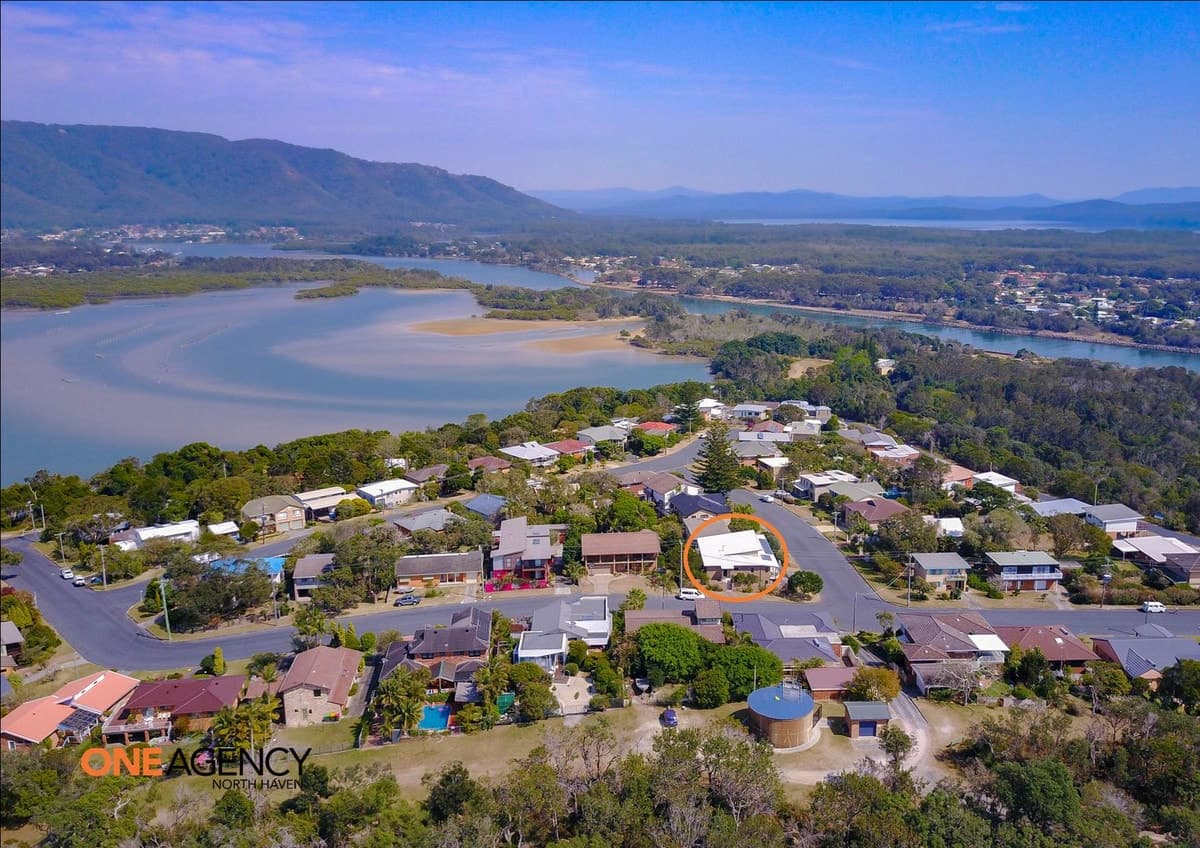 15 Bergalia Crescent, Camden Head, Camden Head - Thumbnail 2