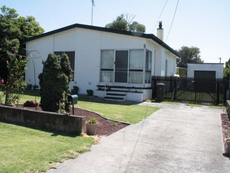 4 Stone Avenue Mount Gambier SA, Mount Gambier - Image 1