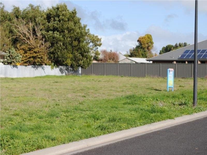 18 Harrington Street Millicent SA, Millicent - Image 1